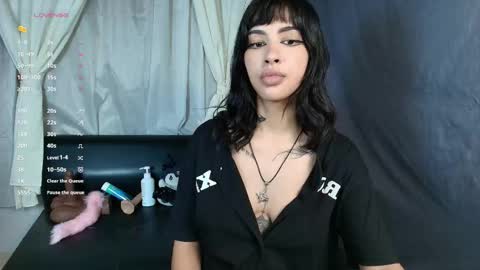 Snapshot of skinny_emily chatting on 05/05/26, 08:39 Emily Rojas online show from 05/05/26, 08:39