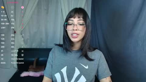 Snapshot of skinny_emily chatting on 05/21/26, 09:00 Emily Rojas online show from 05/21/26, 09:00