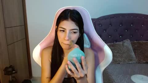 Hailey online show from 03/07/25, 01:07