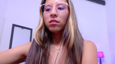 skinny_hottie18 online show from 02/06/25, 02:04