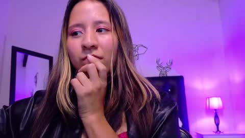 skinny_hottie18 online show from 02/14/25, 05:36