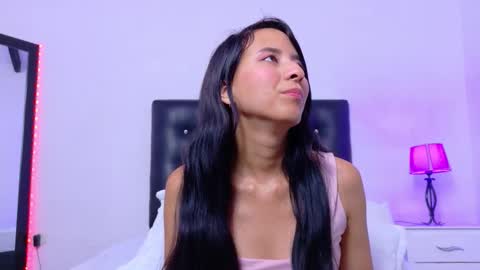 skinny_hottie18 online show from 10/16/25, 02:18