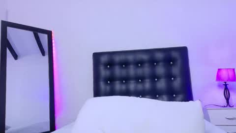 skinny_hottie18 online show from 11/28/25, 02:20