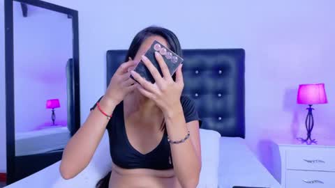 skinny_hottie18 online show from 05/02/26, 07:41