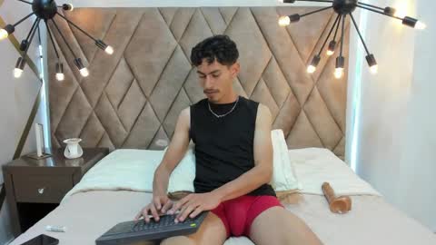 skinny jean  online show from 04/15/26, 09:04