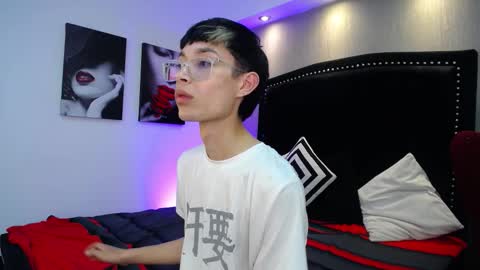 Snapshot of skinny_office chatting on 02/26/26, 08:52 David online show from 02/26/26, 08:52