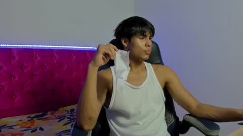 Snapshot of skinny_sam23 chatting on 05/11/26, 03:01 sam online show from 05/11/26, 03:01
