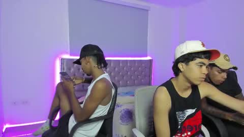 Snapshot of skinny_tatto01 chatting on 10/30/25, 08:09 skinny_tatto01 online show from 10/30/25, 08:09