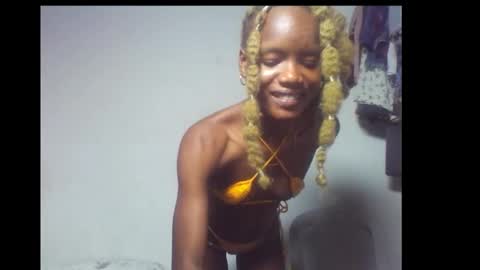 Linda independent model online show from 12/15/25, 08:13