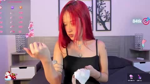 Snapshot of skinnyfoxyy chatting on 12/19/24, 08:23 Foxy online show from 12/19/24, 08:23