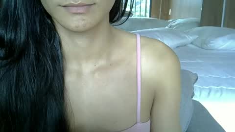 skinnykittencam online show from 10/22/25, 06:29