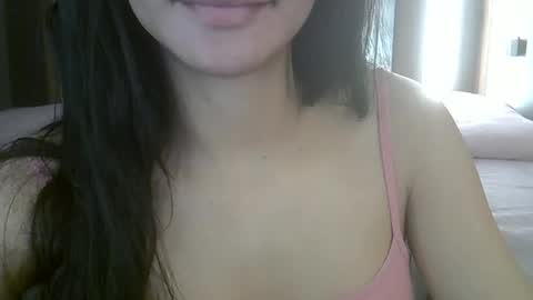 Snapshot of skinnykittencam chatting on 05/16/26, 10:52 skinnykittencam online show from 05/16/26, 10:52