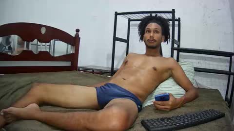 Skinny Latin Man online show from 10/03/25, 12:07