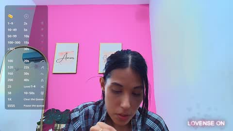 Snapshot of skinnyneighbour_ chatting on 12/12/24, 08:57 Karla online show from 12/12/24, 08:57