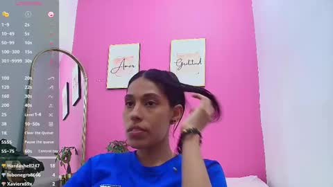 Snapshot of skinnyneighbour_ chatting on 02/25/25, 06:14 Karla online show from 02/25/25, 06:14