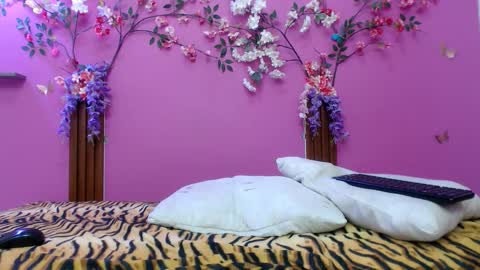 sofia online show from 02/27/26, 01:33