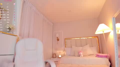 Snapshot of skinoffire__ chatting on 07/02/26, 03:23 Leah online show from 07/02/26, 03:23