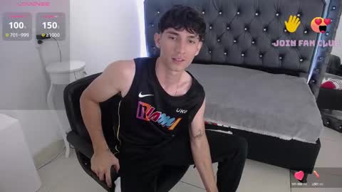 Skorpyon Musclee online show from 12/31/24, 04:27