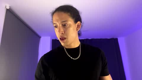 Snapshot of skull_prospect chatting on 03/06/25, 10:30 Liam Vokov online show from 03/06/25, 10:30