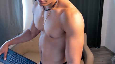 Snapshot of skull_prospect chatting on 09/25/25, 02:43 Liam Vokov online show from 09/25/25, 02:43