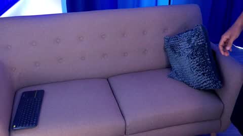 Snapshot of skull_prospect chatting on 10/28/25, 05:26 Liam Vokov online show from 10/28/25, 05:26