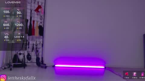 Eliza online show from 11/15/25, 01:25