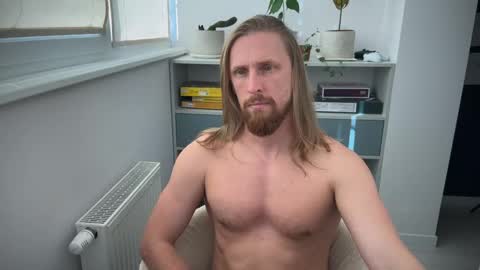 Snapshot of sky_guy25 chatting on 09/25/25, 08:51 sky_guy25 online show from 09/25/25, 08:51