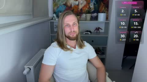 Snapshot of sky_guy25 chatting on 07/11/26, 08:33 sky_guy25 online show from 07/11/26, 08:33