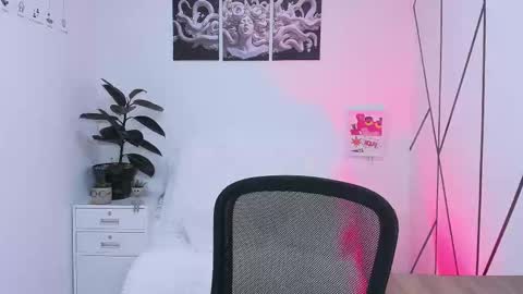 Daniel online show from 11/18/25, 03:12