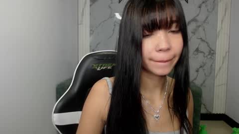 sky_sweet_a online show from 12/22/25, 04:15