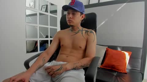 sky_wild online show from 10/22/25, 07:57