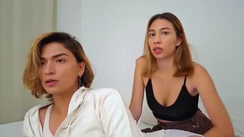 Snapshot of skyamber8v2 chatting on 06/11/26, 12:32 Vi online show from 06/11/26, 12:32
