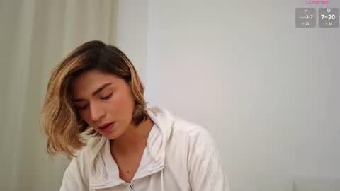 Snapshot of skyamber8v2 chatting on 06/19/26, 02:32 Vi online show from 06/19/26, 02:32