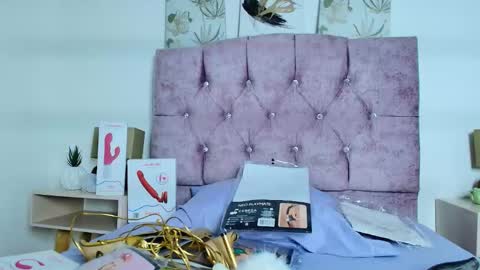 skye moore online show from 10/09/25, 11:52