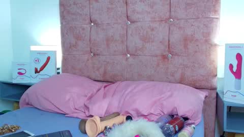 skye moore online show from 10/13/25, 11:43