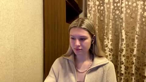 Snapshot of skyedavis chatting on 12/21/25, 07:10 skyedavis online show from 12/21/25, 07:10