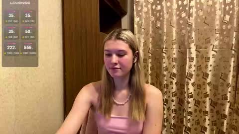 Snapshot of skyedavis chatting on 01/05/26, 07:06 skyedavis online show from 01/05/26, 07:06