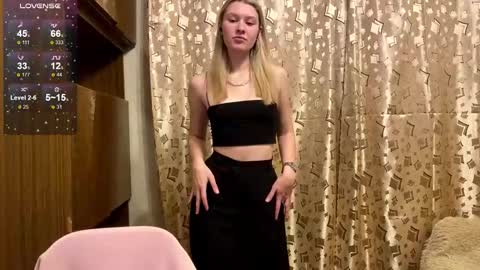 Snapshot of skyedavis chatting on 01/06/26, 07:06 skyedavis online show from 01/06/26, 07:06