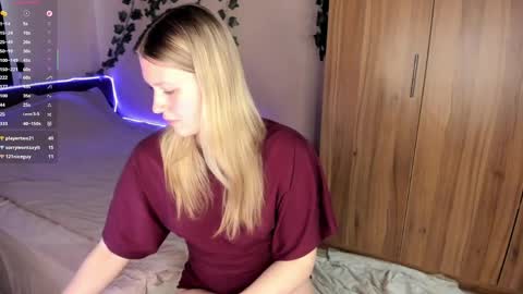 Snapshot of skyedavis chatting on 04/22/26, 01:12 skyedavis online show from 04/22/26, 01:12