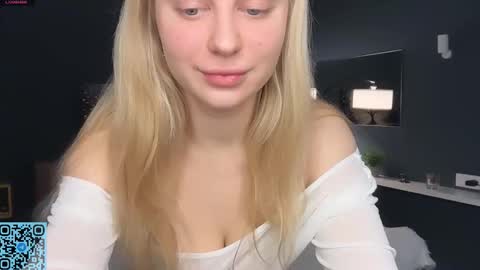 Skye online show from 12/15/25, 08:35