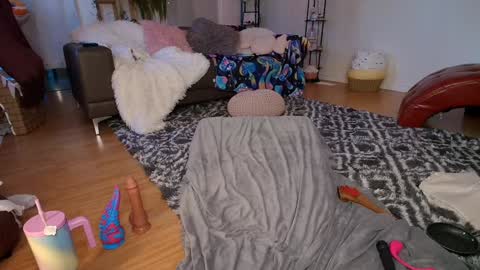 Skye Watson online show from 01/06/25, 10:26