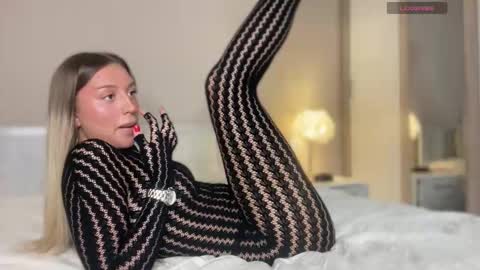 GARRY AND SOPHIA online show from 11/19/25, 04:18