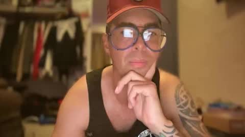 Snapshot of skyfly333 chatting on 02/22/26, 05:33 IAN HARD online show from 02/22/26, 05:33