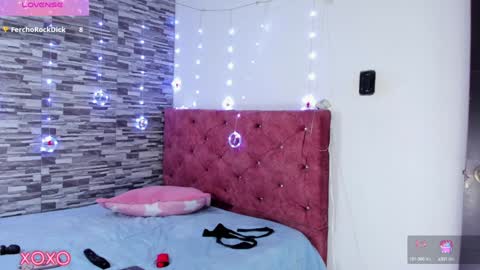 Snapshot of skyhotgirl chatting on 12/18/24, 10:02 Sky online show from 12/18/24, 10:02