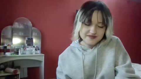 Snapshot of skylaporter1 chatting on 11/28/25, 10:29 your little angel Masha online show from 11/28/25, 10:29