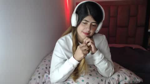 Skyler online show from 03/12/25, 02:30