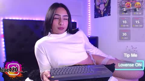 blue online show from 11/11/25, 11:05