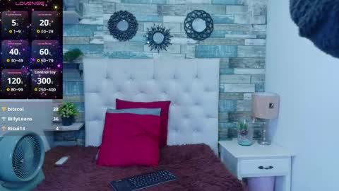 Snapshot of skyler_naomi chatting on 05/13/26, 01:30 skyler_naomi online show from 05/13/26, 01:30