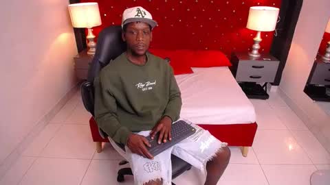 SKYLERBIGXXX online show from 10/20/25, 03:29