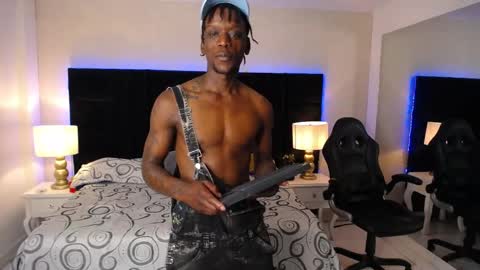 Snapshot of skylerbigxxx chatting on 04/15/26, 04:41 SKYLERBIGXXX online show from 04/15/26, 04:41